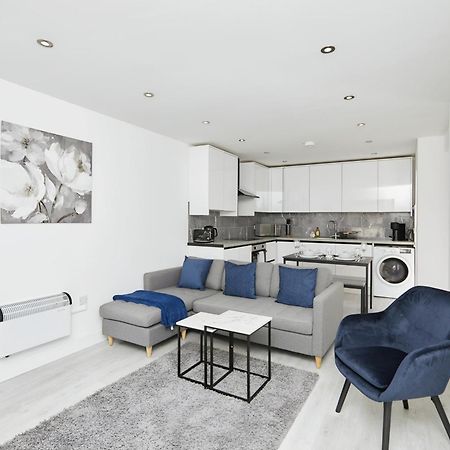 Modern Home In Derby City Centre - Free Gated Parking エクステリア 写真